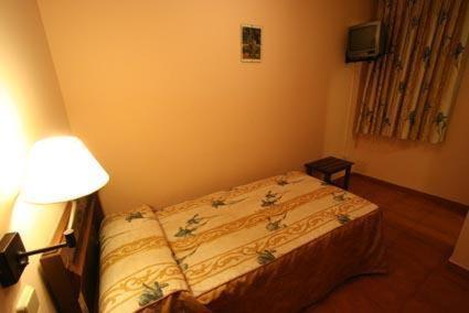 Hostal Cruz Verde Navalcarnero Luaran gambar